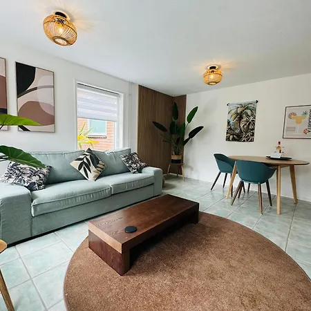 Beachhouse De Dahlia Апартаменты *
