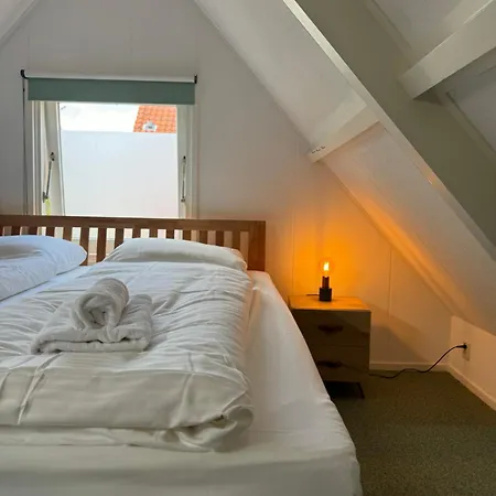 Beachhouse De Dahlia